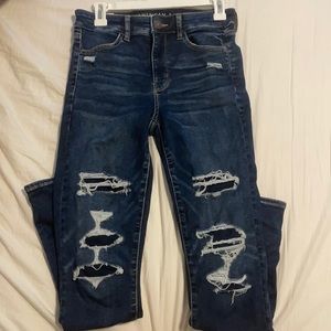 AE SIZE 6 REGULAR HIGH WAISTED RIPPED JEANS